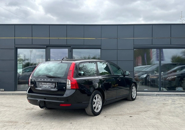 Volvo V50 cena 17900 przebieg: 250000, rok produkcji 2009 z Polanica-Zdrój małe 352